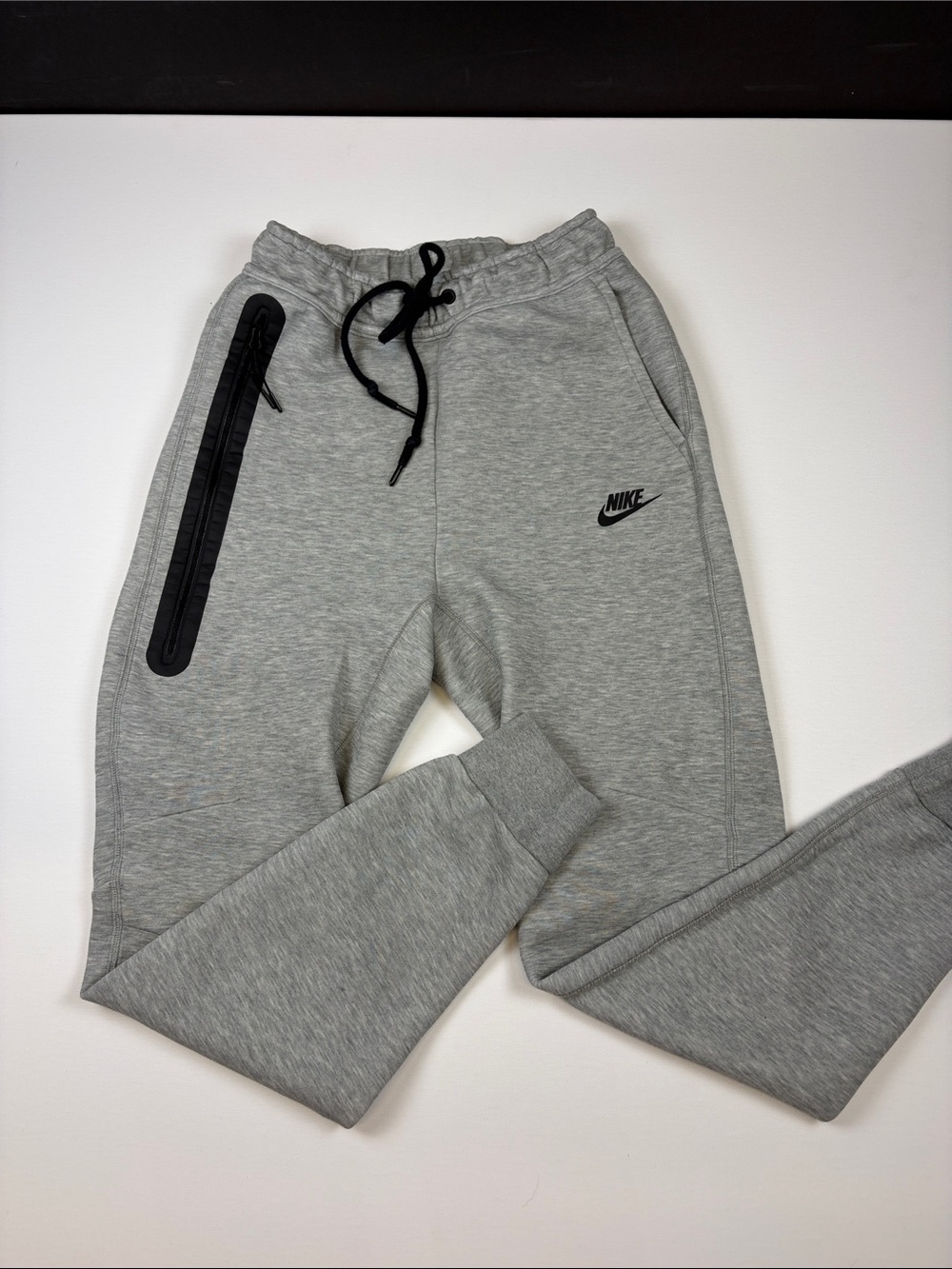 NIKE SPORTSWEAR TECH FLEECE JOGGERS MENS UNISEX XS GRAY BLACK FB8002-063